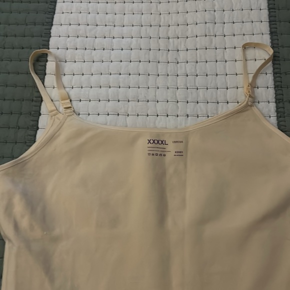 Empetua Essentials All Day Every Day Scoop Neck Cami - Picture 6 of 6